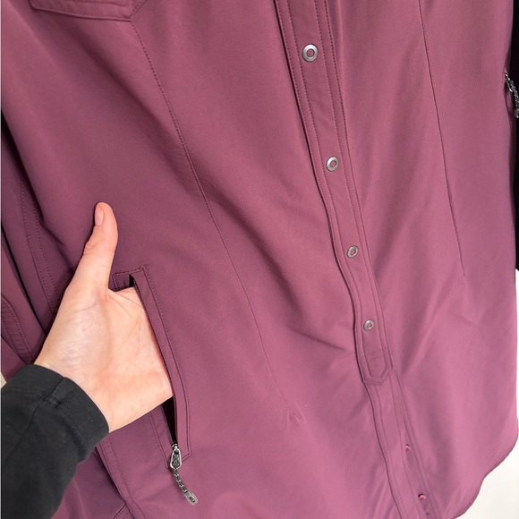 Duluth Trading Co. Women's Flexpedition Long Sleeve Dress in Wine - Size L - Picture 4 of 9